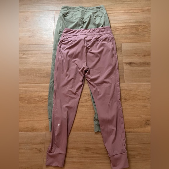 Halara SoftlyZero Plush High-Waisted Drawstring Joggers Medium Petite Lot of 2 - Picture 3 of 8